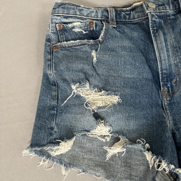 Abercrombie & Fitch Shorts Women's 30/10 The Mom Short High Rise Distressed - Picture 5 of 13